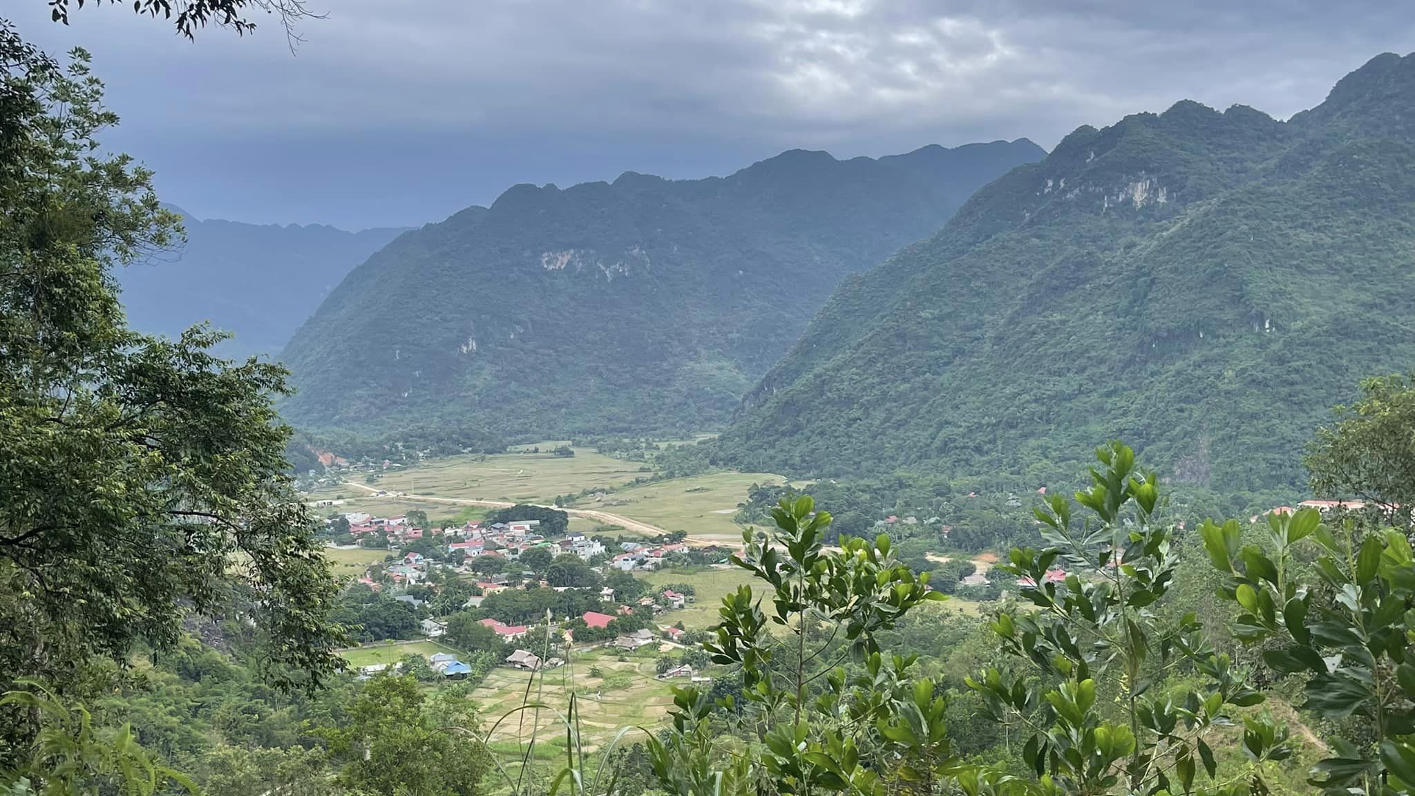 Northern Vietnam 6 Day Tour Mai Chau, Tam Coc, Halong Bay